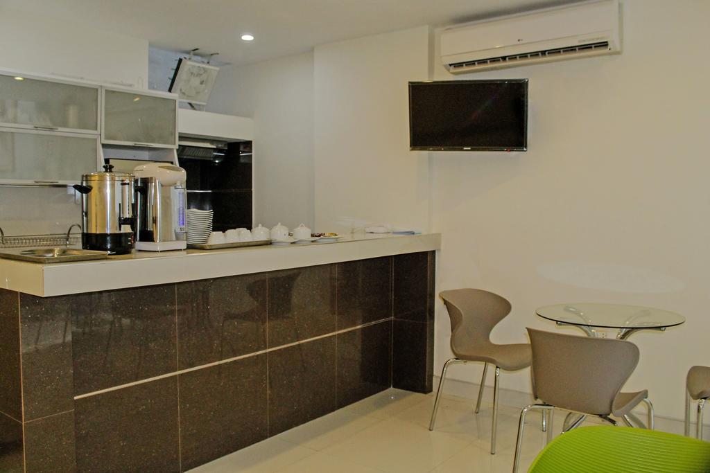 איקיטוס Bora Hotel מראה חיצוני תמונה